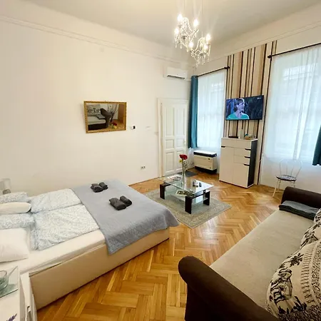 Little Americas Queens Appartement *
