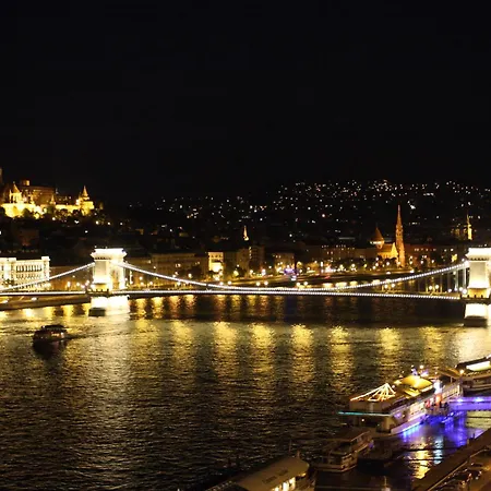 Апартаменты Little Americas Queens