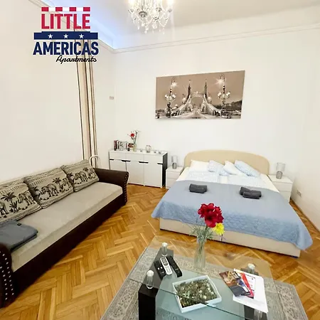 Little Americas Queens Appartamento Budapest